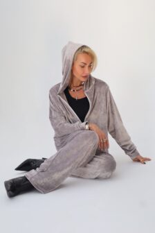 Велюровый костюм с капюшоном — изображение 5