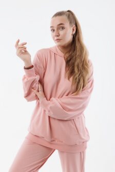 Спортивный костюм с капюшоном — изображение 4